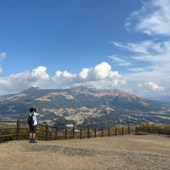 この日は普通に暑かったので私も途中から半袖1枚で登ってました

おひるねさいこう