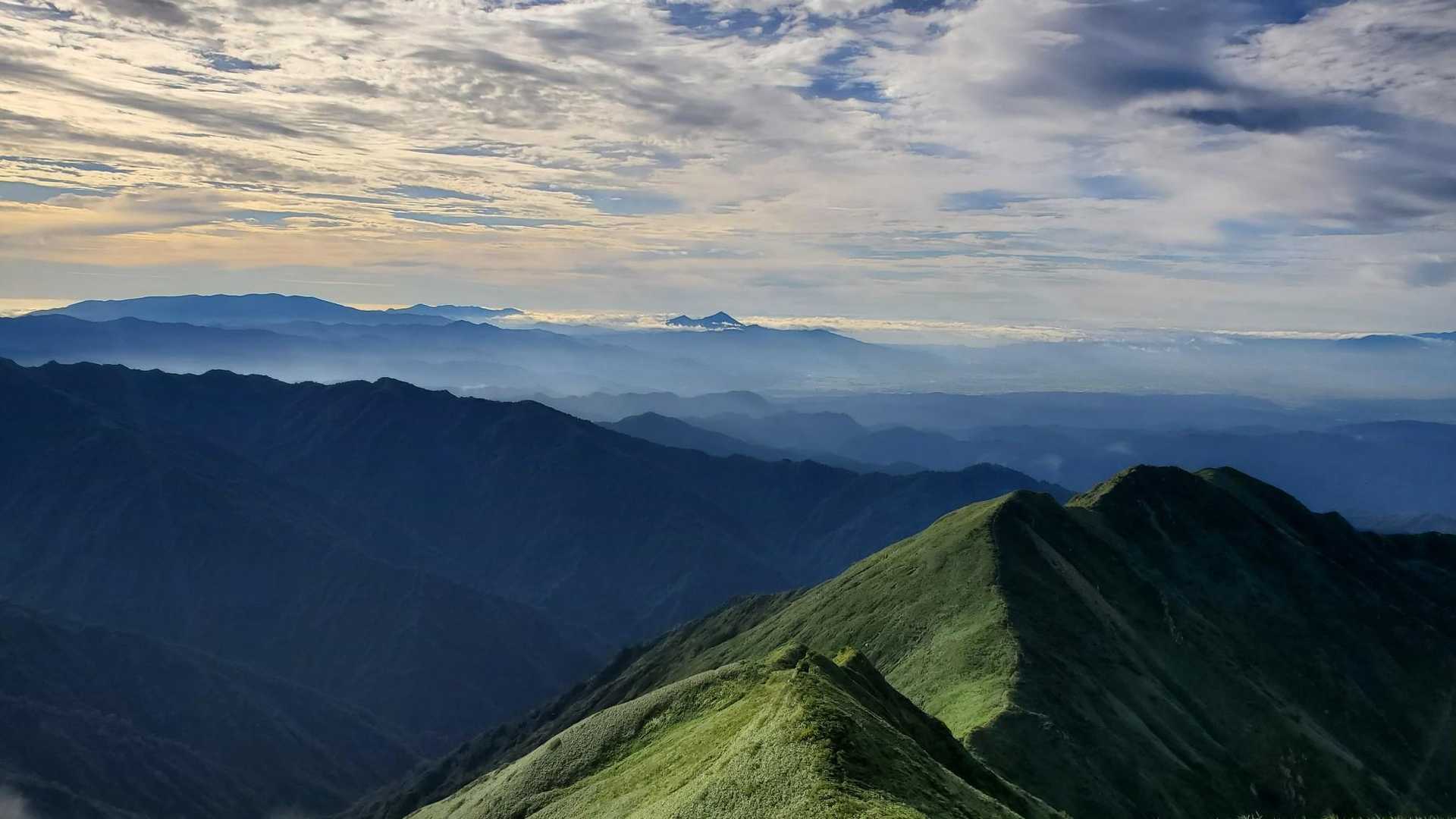 中央に磐梯山が見えるよ👀