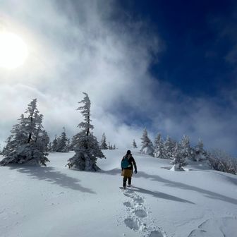 こだまさん♪ラッセルありがとうございます🙏　池ノ塔山の山頂を過ぎて