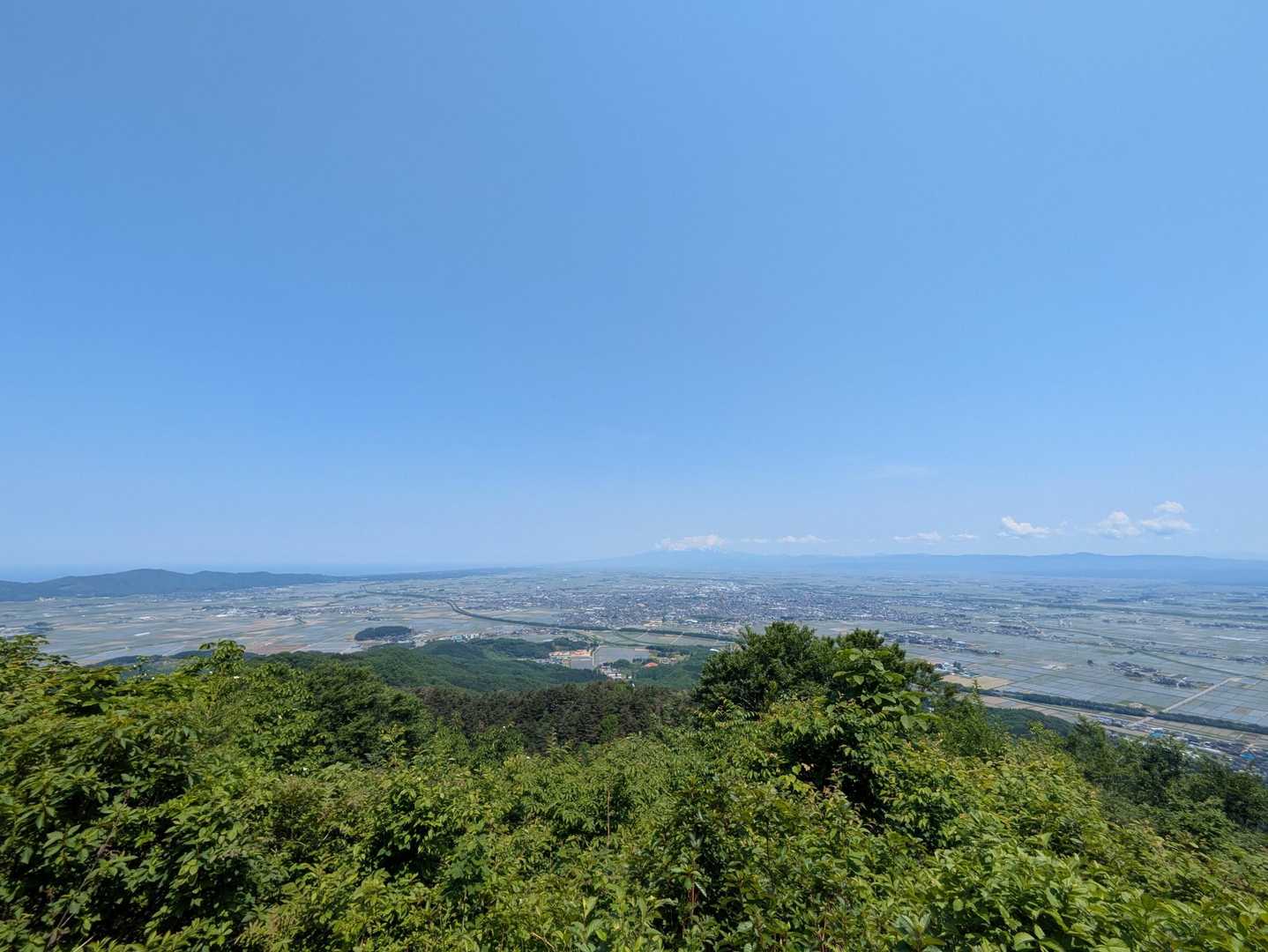 鶴岡の街
日本海と鳥海山