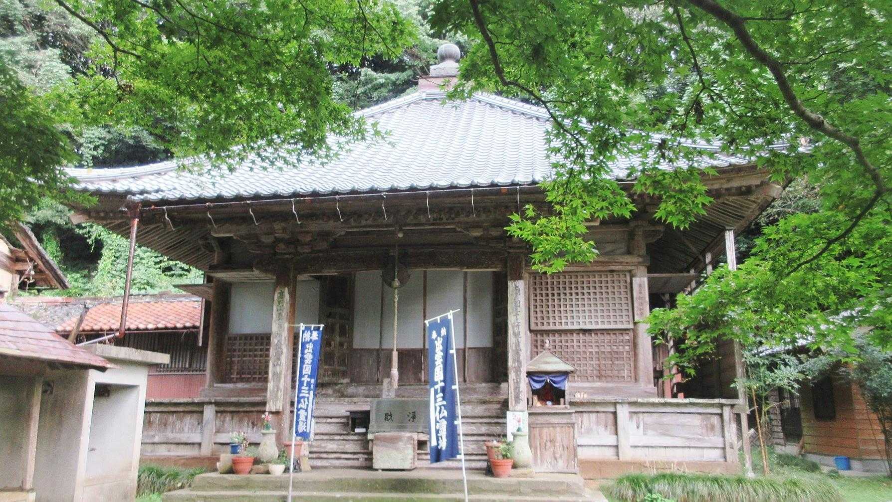 境内へ🙏　　　　　　　　　　　　　　　　
☕入れて　　　　　　　　
西の峰へ🦵
