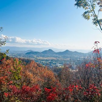 真ん中に爺神山を望み
げざん〜〜〜

〝下山しま〜す〟のコール📞をして
お迎えの依頼😁👍