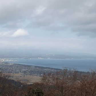 大師ヶ岳展望台からの景色　雨が止んで氷見市内が見えました
