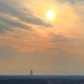                               １３８タワー

                      昨日は地元の友達５人で
                  駅前のお店で忘年会ランチ🍽️

         （一宮駅前 ステーキ＆洋食アンシエーヌ）
                            私はハンバーグ
             お料理はもちろん美味しかったけど
       焼き立てパンがとっても美味しかったです♪
                           焼けたら焼けたら
            いかがですかと🤭持って来てくれて
            ついつい食べ過ぎてしまいました😅

                           楽しかったな〜💕
