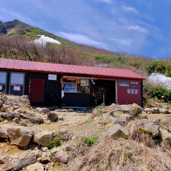 弘法清水小屋もオープンしていました。