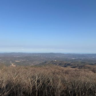ペラ石の隣の岩の上、展望🙆‍♂️