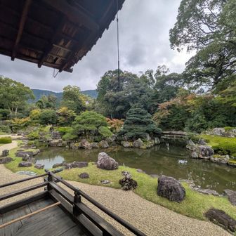 真ん中左手に藤戸石
その右側に亀島と鶴島