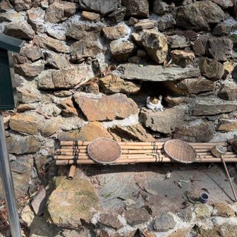 着いたところは…なんと‼️さっきの足場のすぐ下でした🤣
足場を下りればすぐだった😆💦