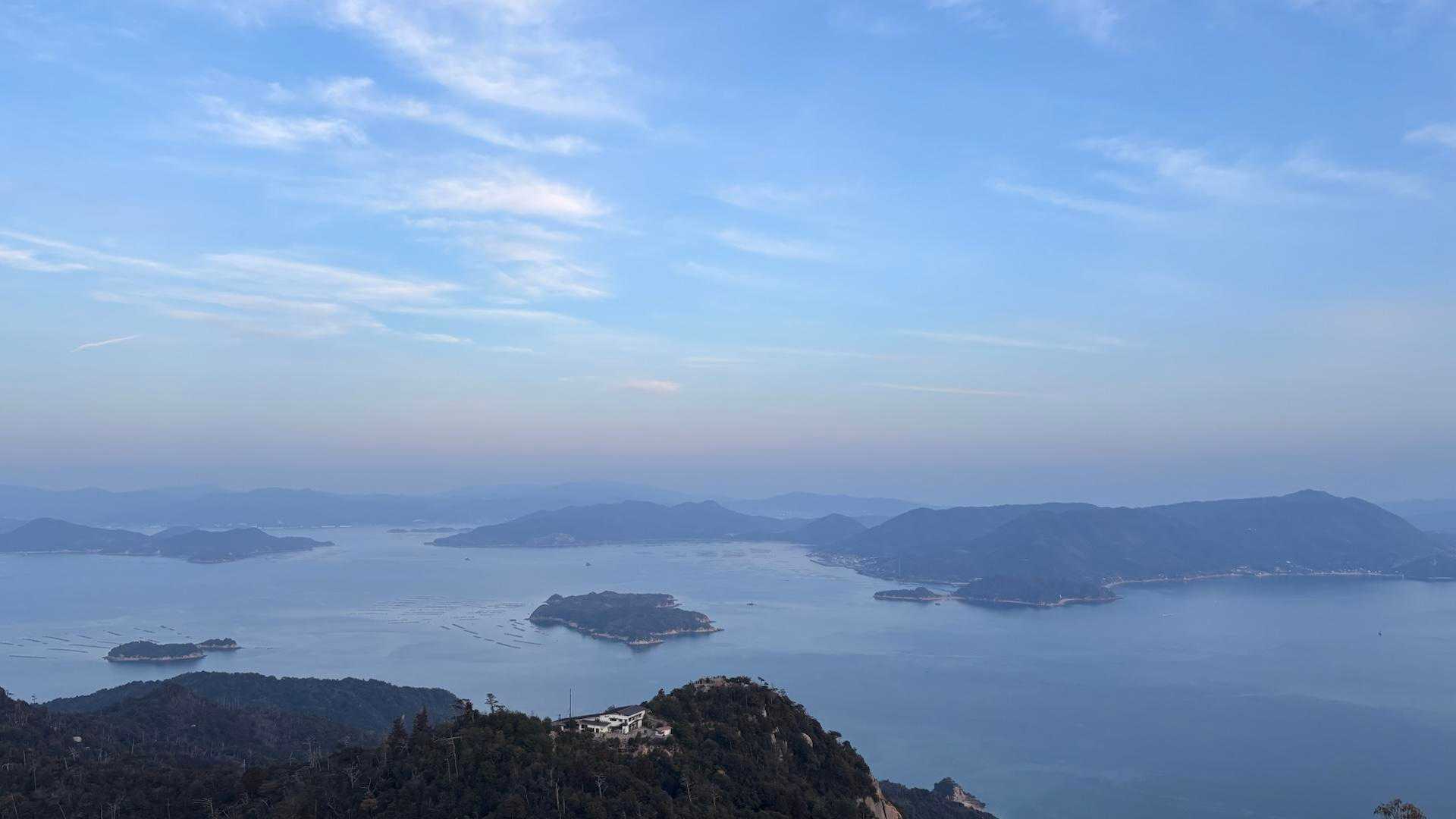 獅子岩から江田島方面。