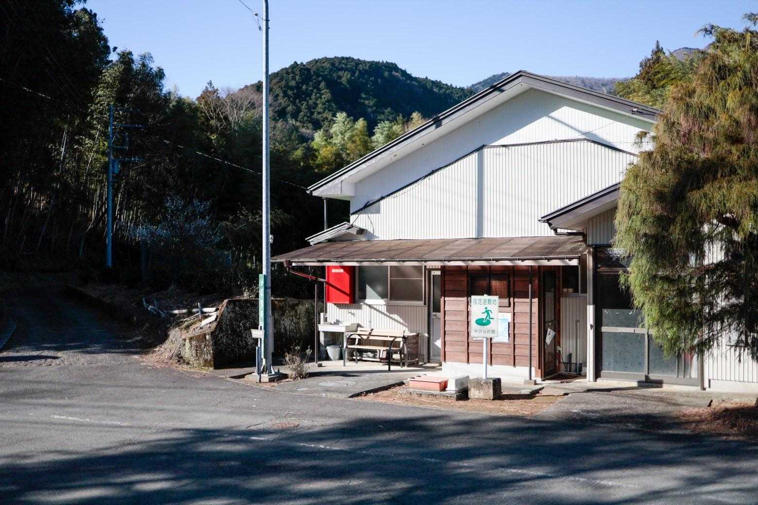 登山口の公民館
トイレも綺麗です。