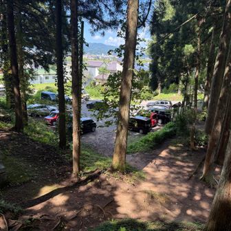 薬師尾根登山口駐車場が見えてきた🅿️