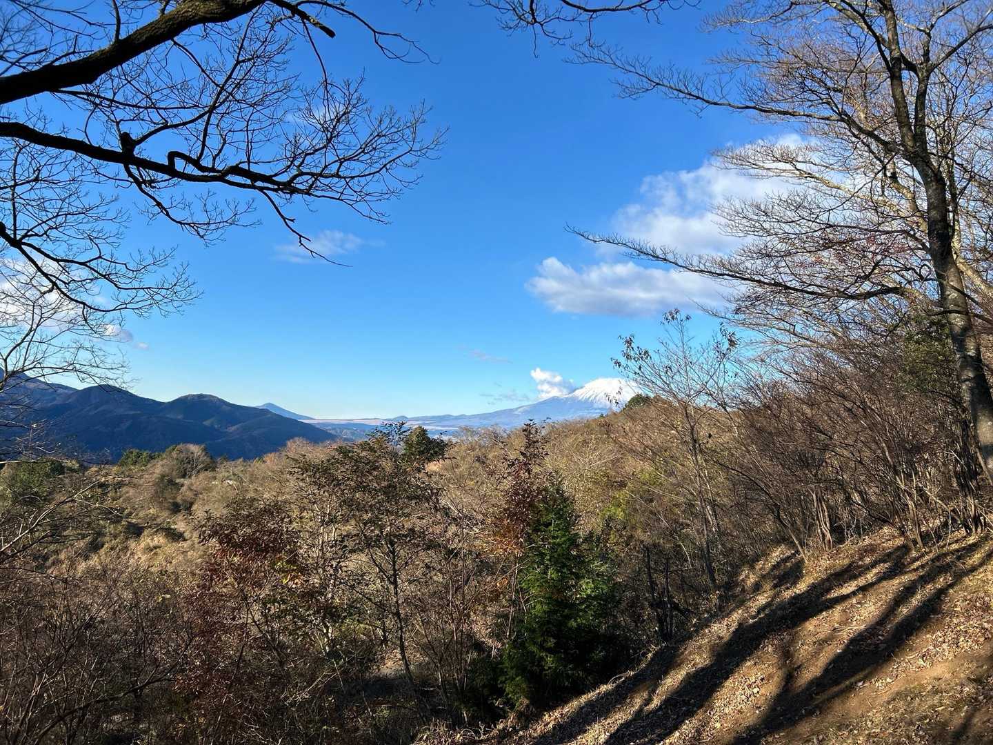小田急　新松田駅-尺里峠-高松山-ビリ堂-山北駅 縦走コースの写真