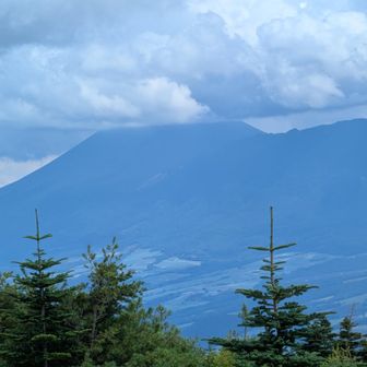 浅間山は雲のなか