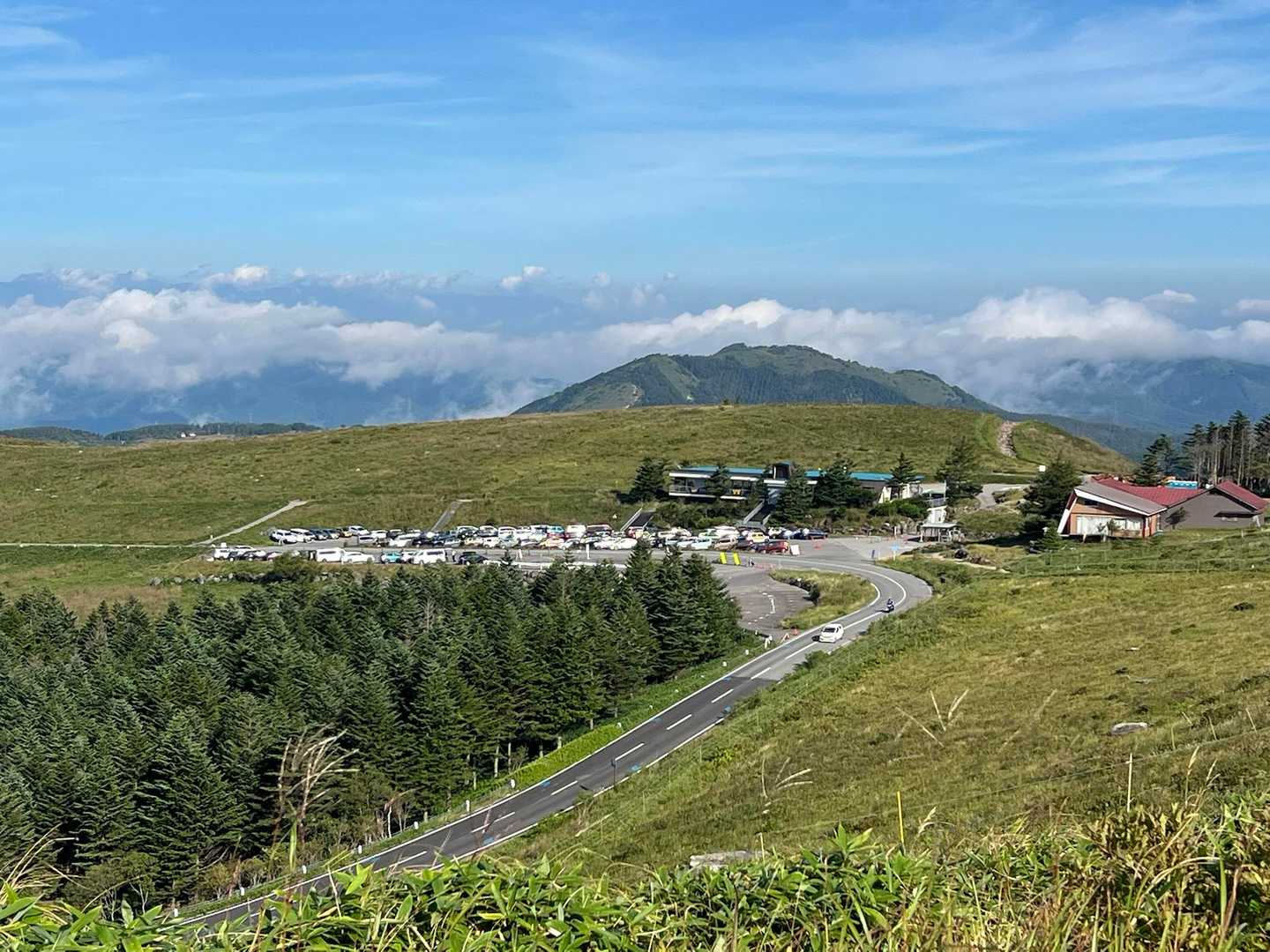 みるみる駐車場が埋まっていく