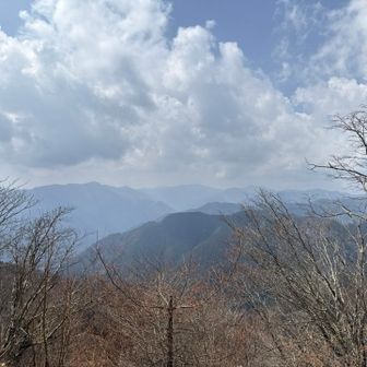 午後はにわか雨の予報だったので急いで下山。でも天気雨がポツポツ程度で済んだ。
