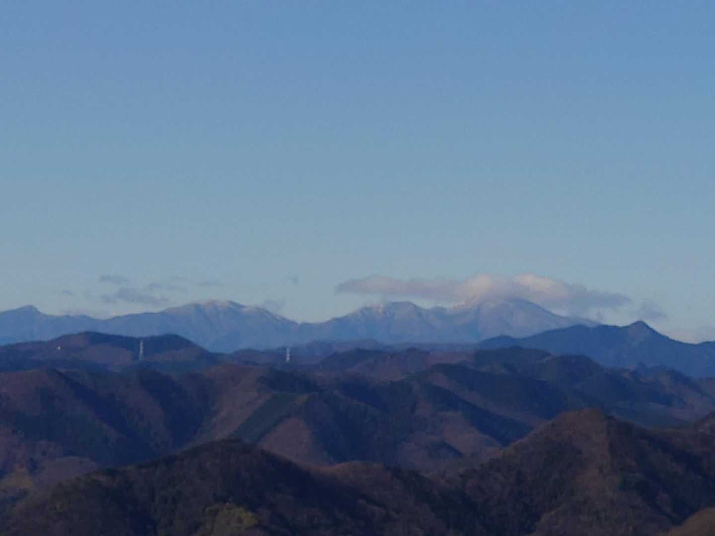 ☁曇の下が赤城山かな