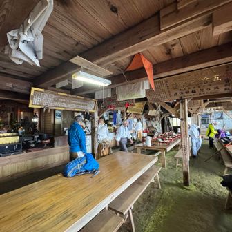 山上の喜蔵院にて朝食をいただく。
