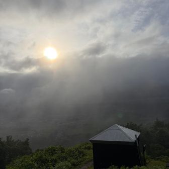 2本目の山頂！陽が差してきました☀️