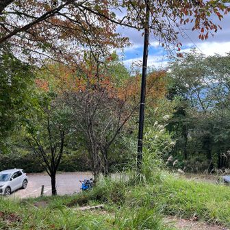 長峰山の山頂のすぐ側に駐車場がありました。