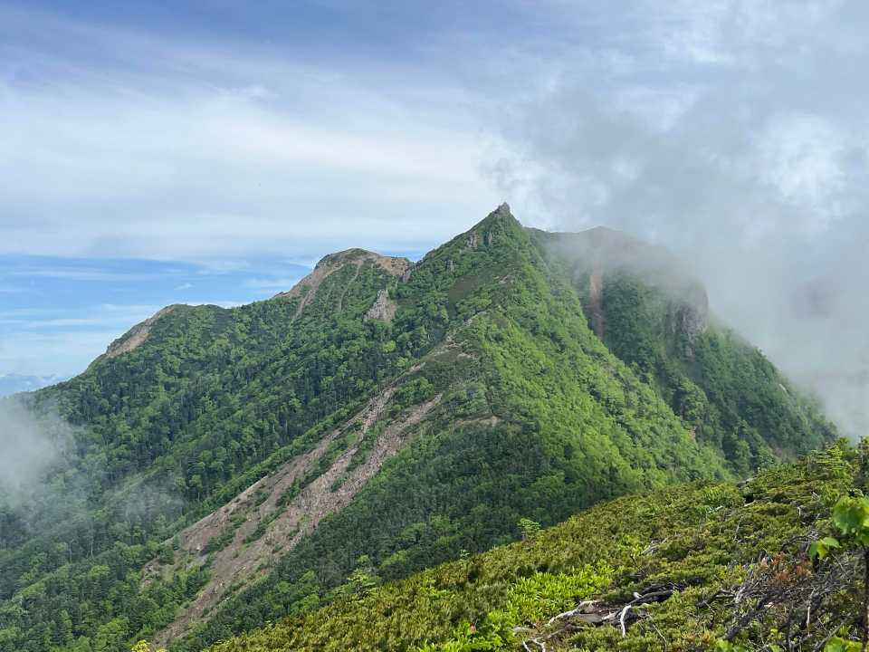 天女山登山口-三ッ頭-権現岳 往復コースの地図・登山ルート・登山口