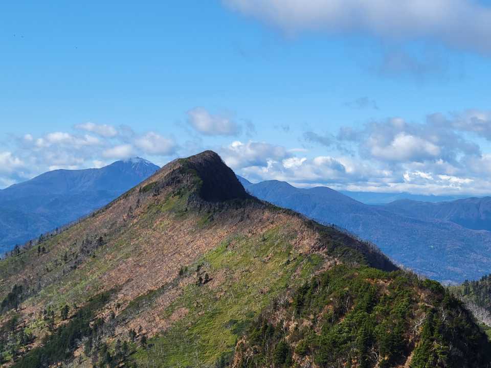 奥にニペソツ山が👀