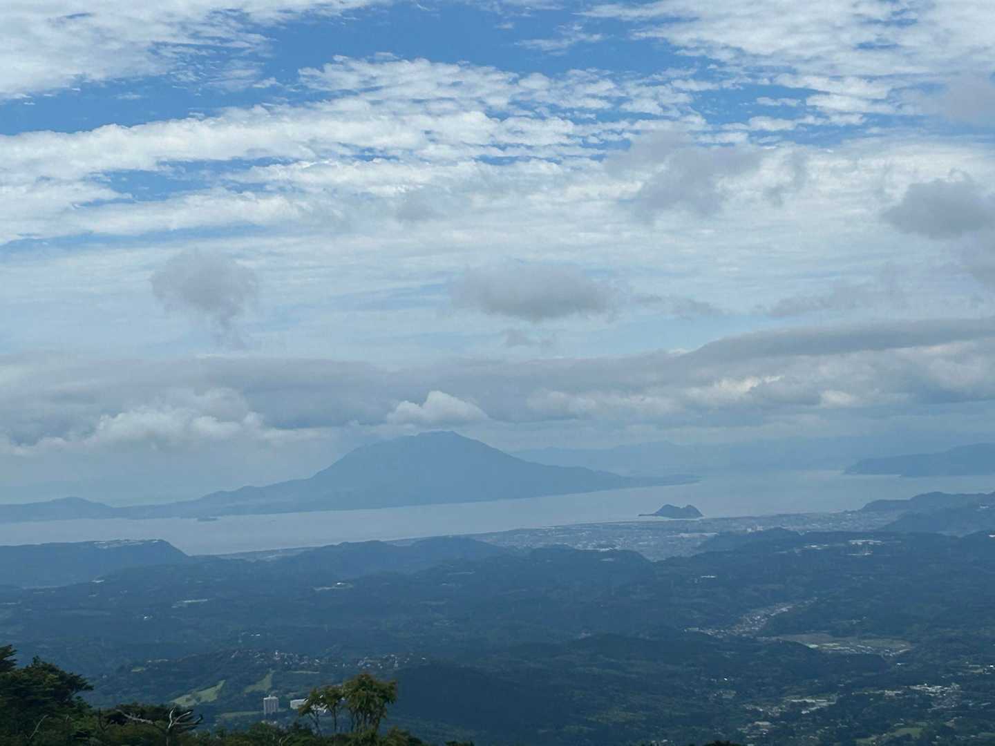 高千穂峰 | 雄大な火山の絶景と天孫降臨伝説を訪ねる人気コースの写真