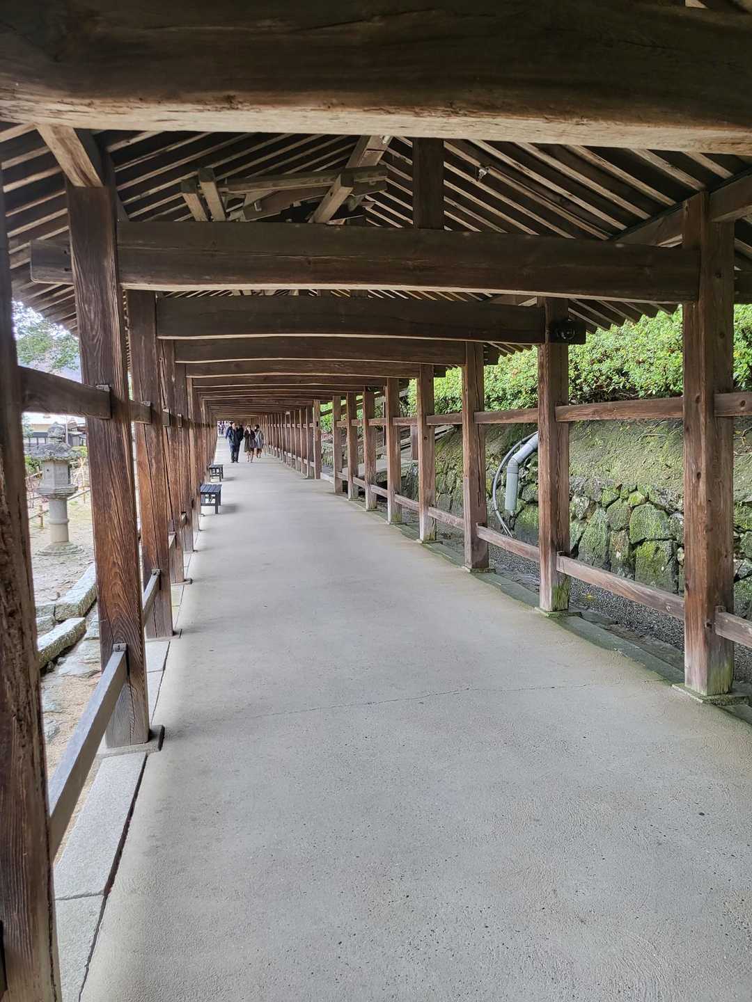 回廊を通りゴール目前