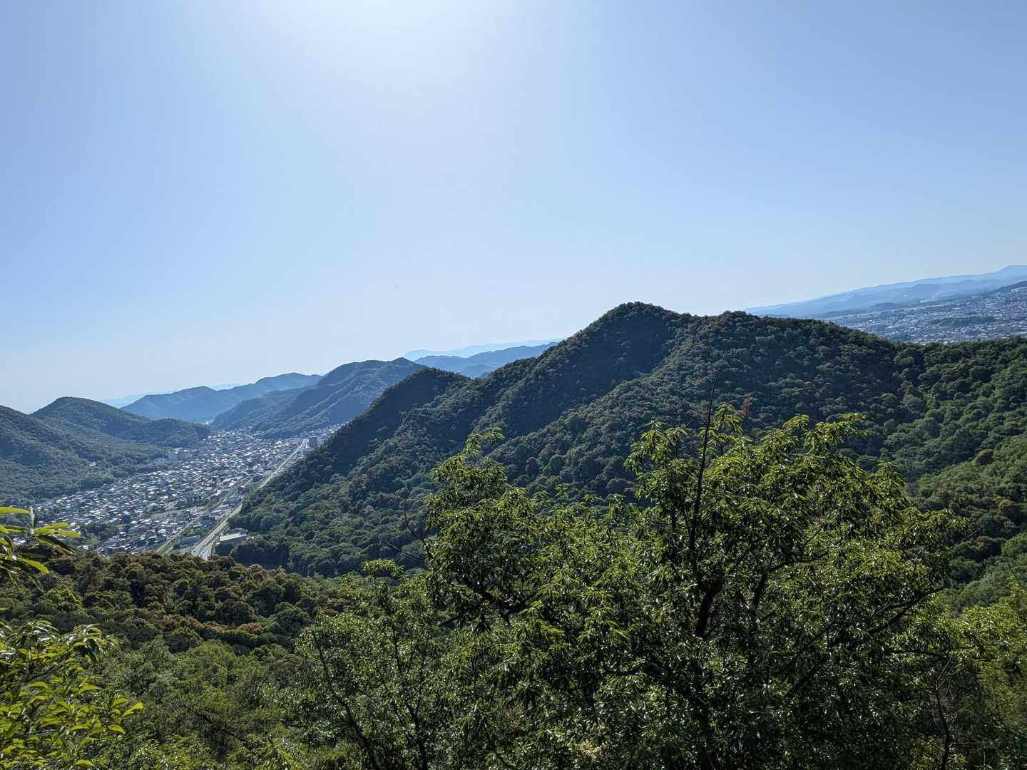 洞山と野一色権現山
日の出🌄見ていたなぁ〜
また見たいなぁ～