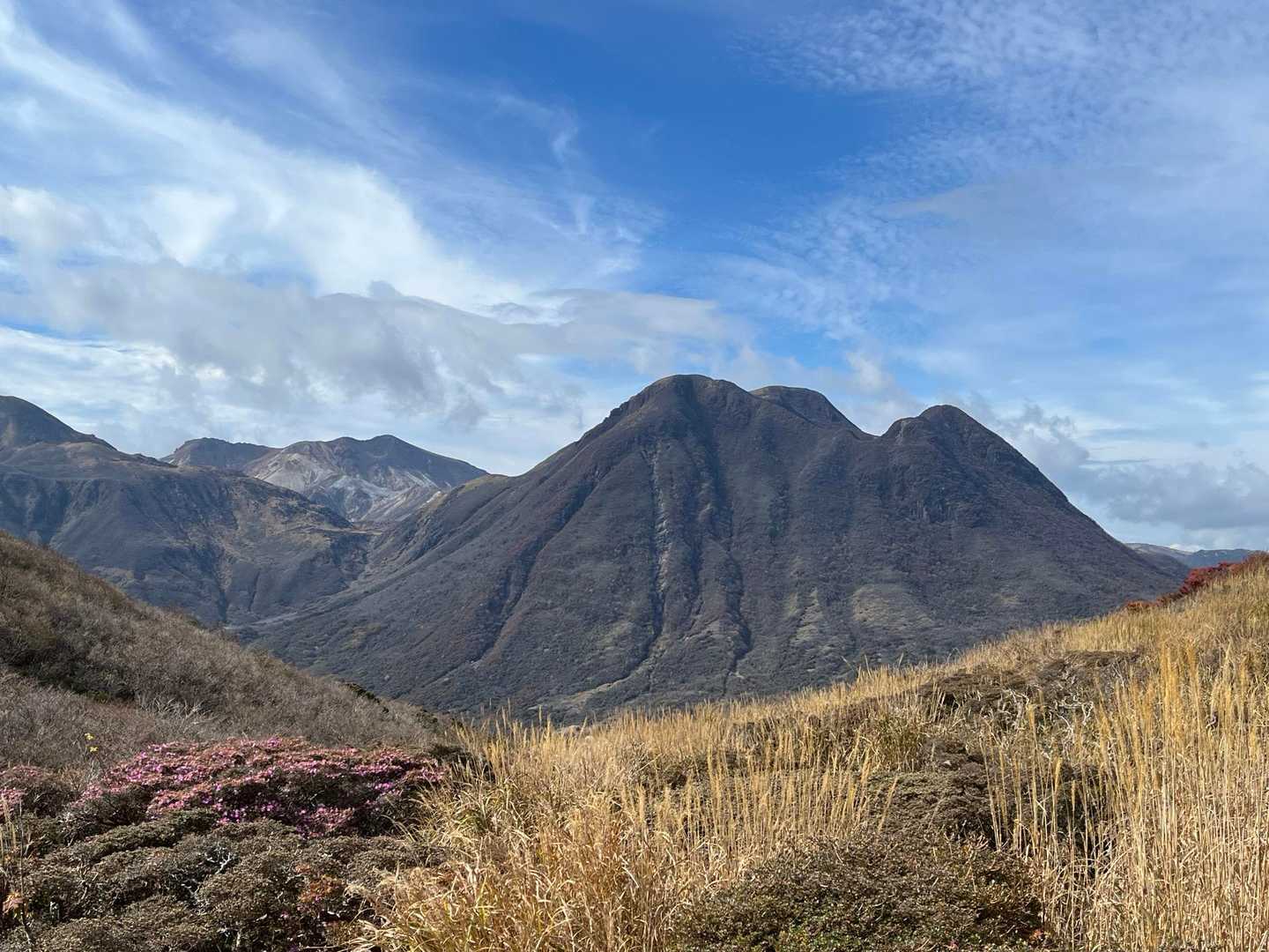 坊ガツルから約60分の登山で作業拠点の大戸越へ到着〜