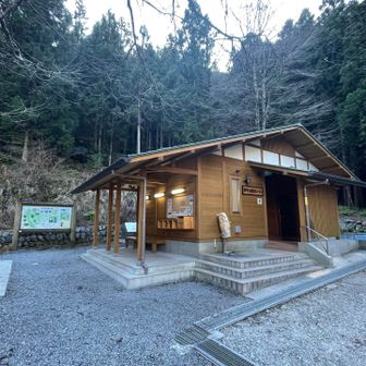 表参道のトイレも立派