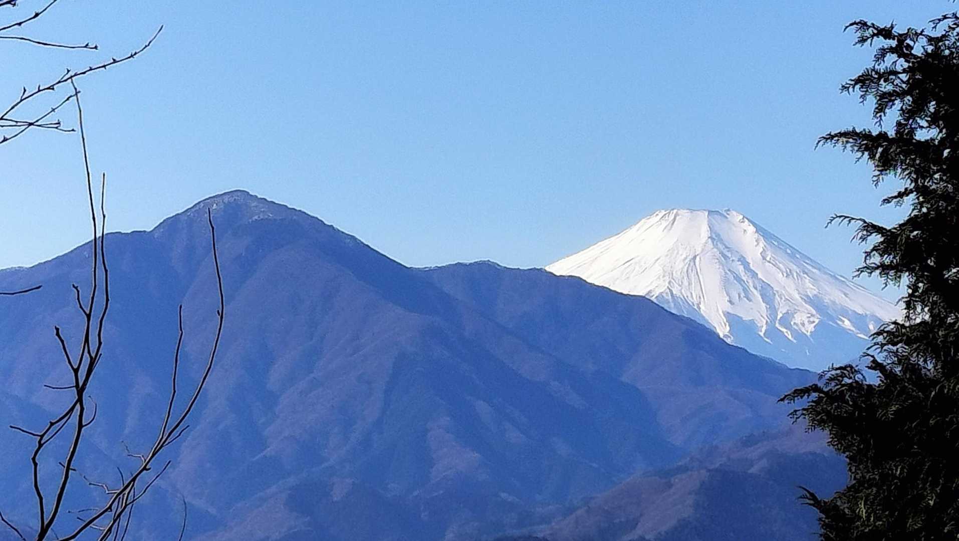 石老山から　大室山と富士山