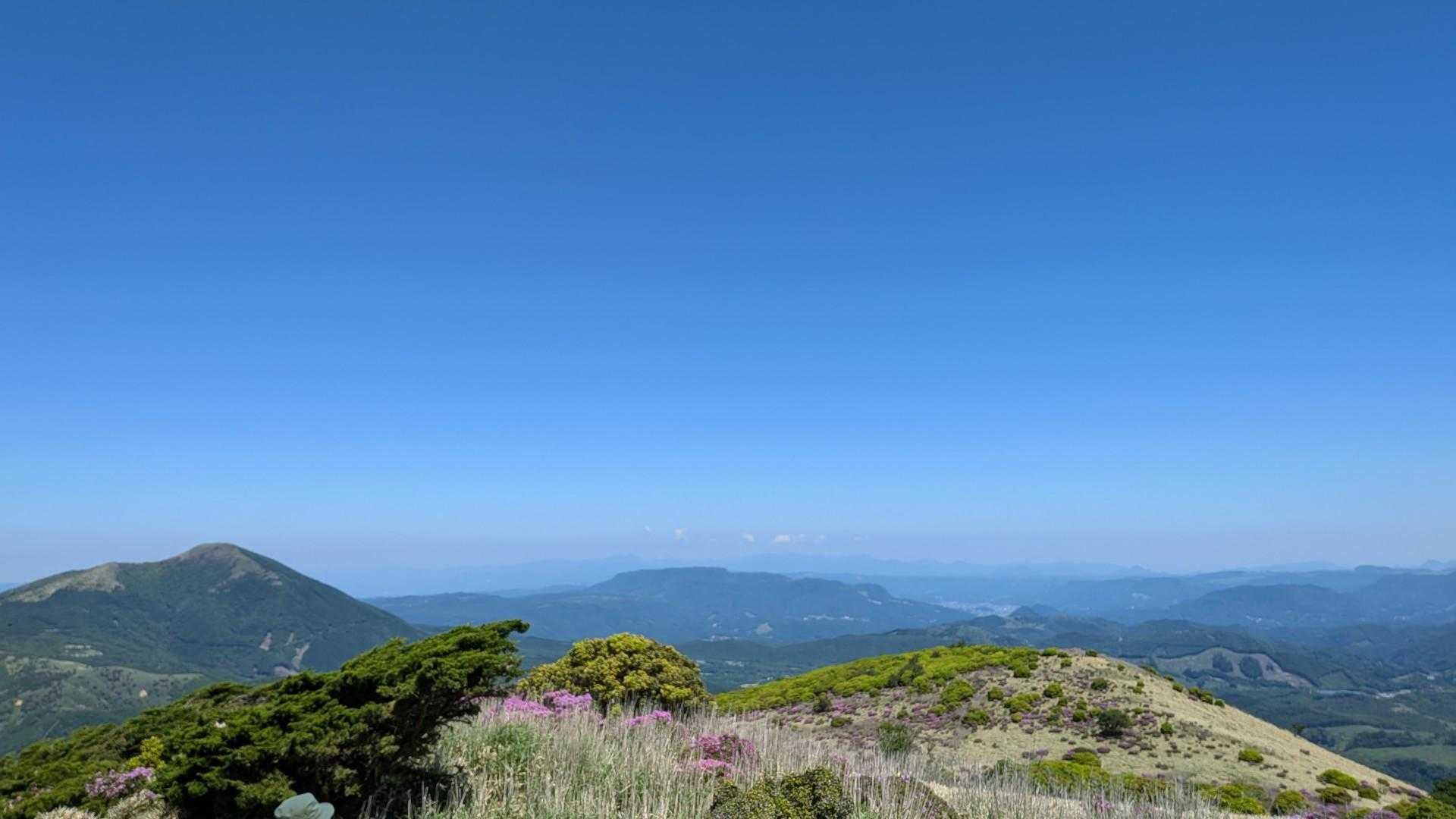 万年山方面

さて、今から大崩ノ辻のミヤマキリシマを見に行くよ〜