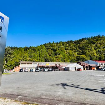 9時間経過
(ここまで1.5L消費)

本日2箇所目の補給ポイント🥤着

そして
11時間半後のゴールまで
最後の補給ポイント(；´Д`A

※場所的に使える沢は1、2ヶ所あり