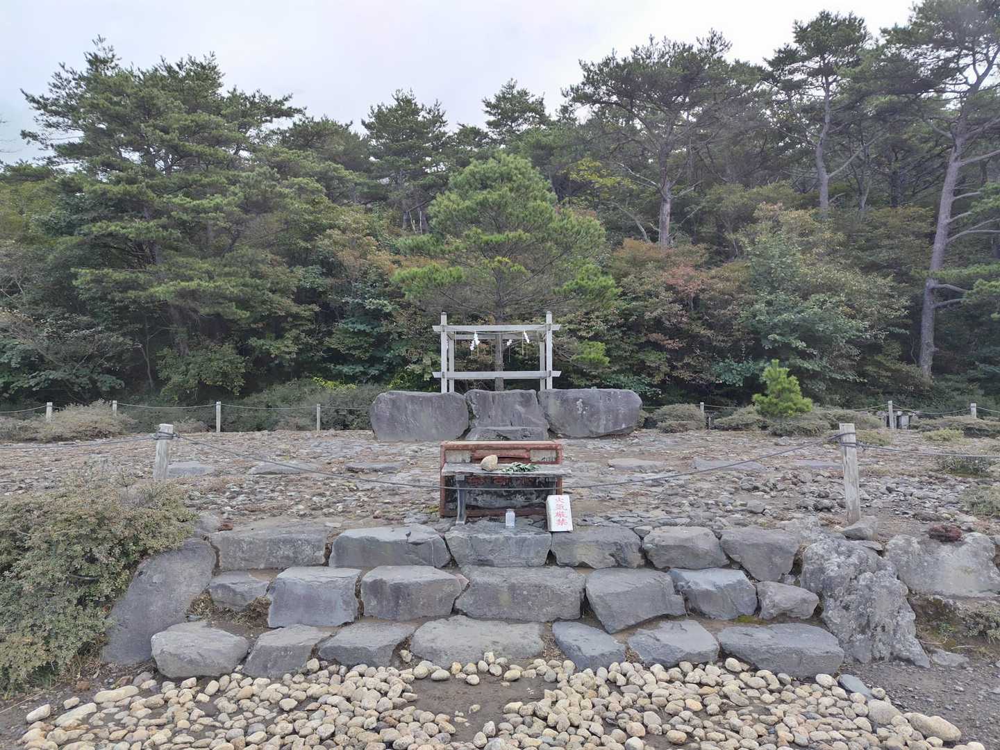 2代目の霧島神宮社殿跡1235年の噴火で焼失
参拝
