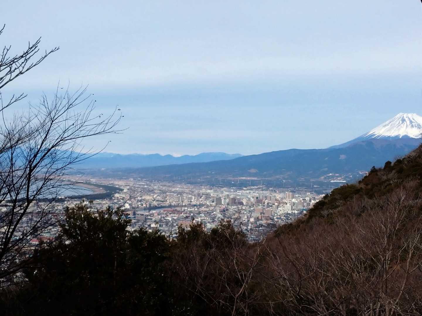 沼津の街と富士山🗻