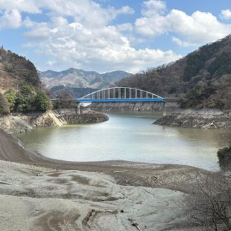 丹沢湖も水がない。