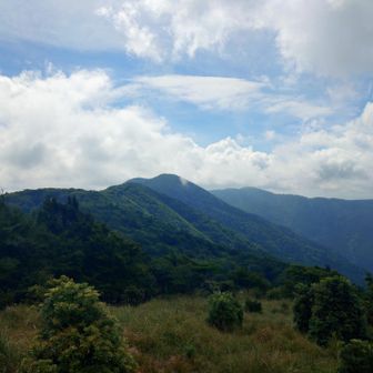 赤ゾレ山から見た国見岳方面