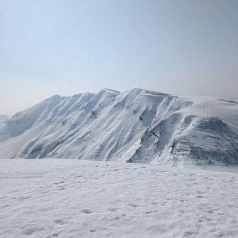 ここの下りはアイゼンピッケル装備してもよかったかも