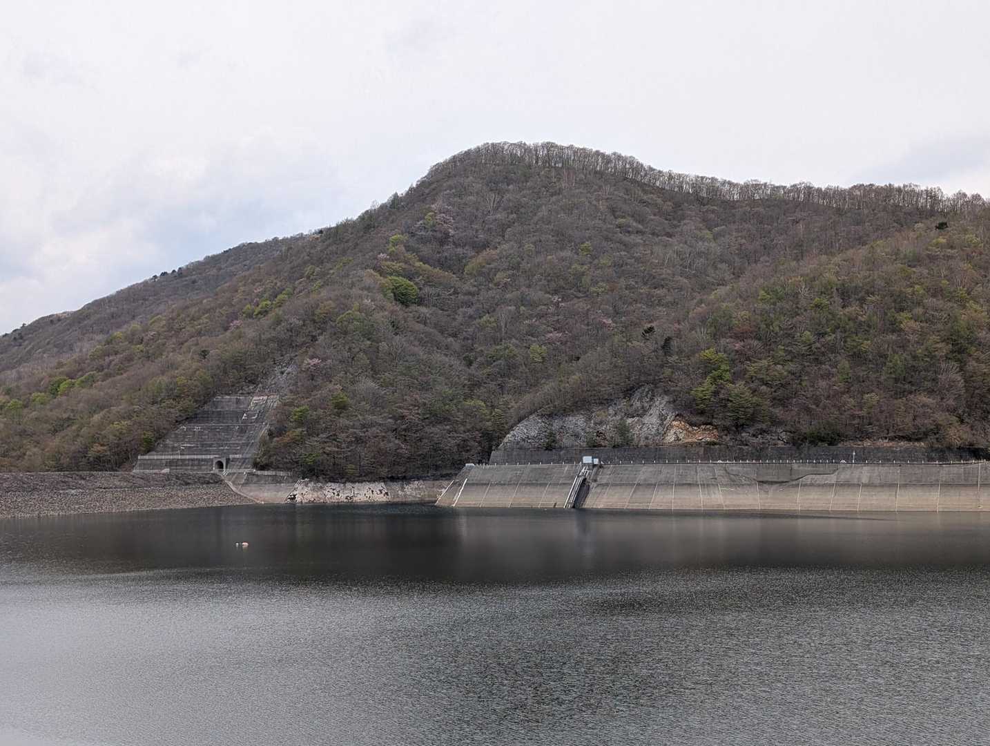 夫婦山