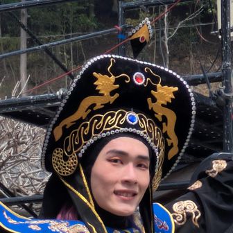 久山町出身のマジシャン悠斗さん　色白のハンサムな若者さんでした