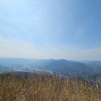 ぐぬぬ。
では下山しよう。