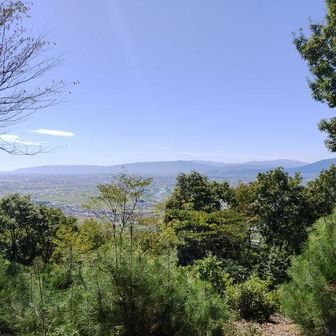 養老山脈が見える。