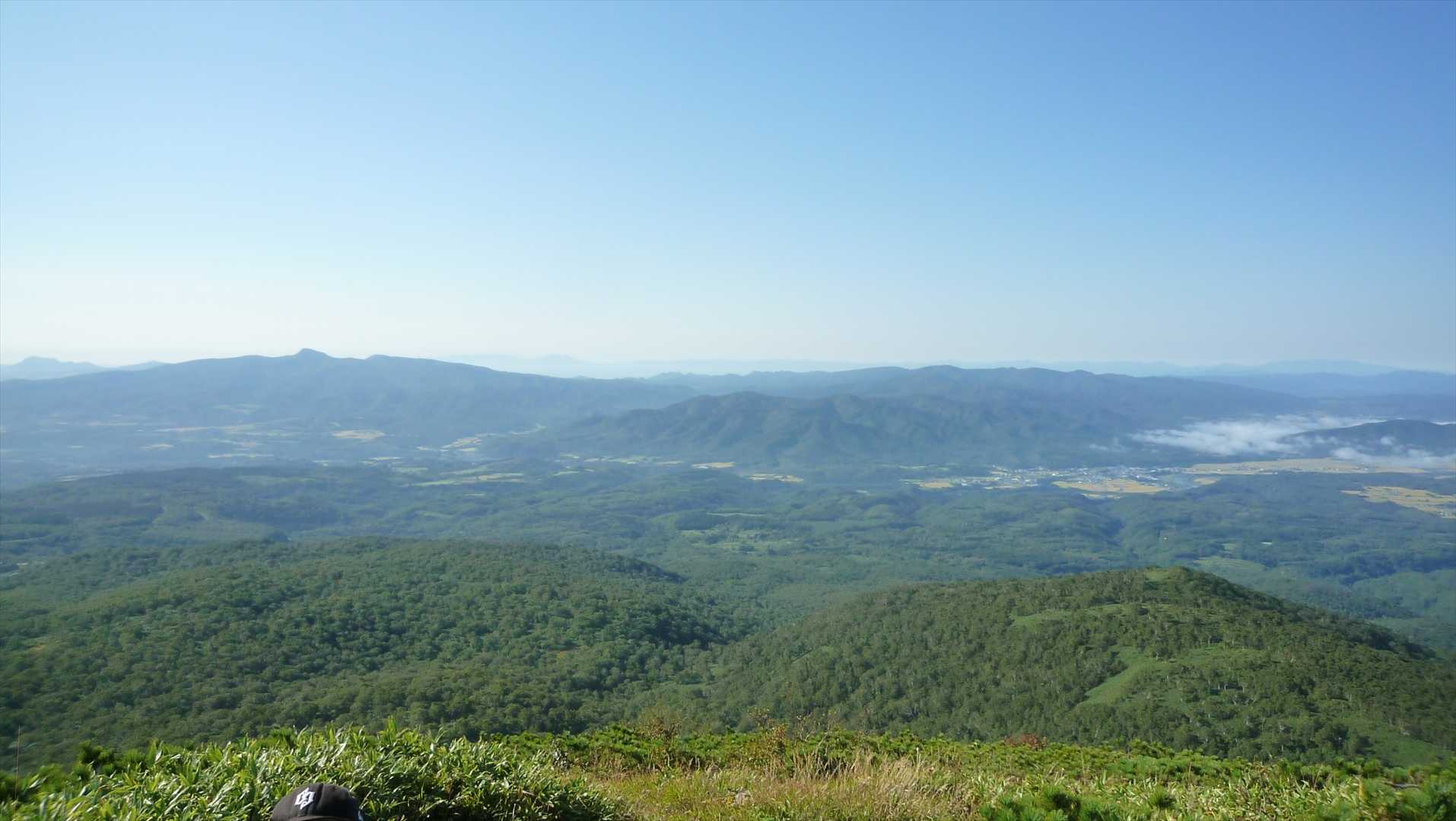 左に昆布岳