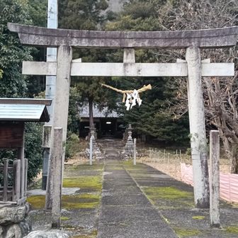 最初の神社へ。ようやく心が落ち着く。