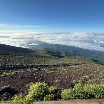 高山病にならないようにこまめに休暇取りながら、出発前にyavさんから頂いた酸素を吸いながら、ゆっくり歩きました🚶