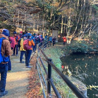 堤のまわりをぐるりと一周