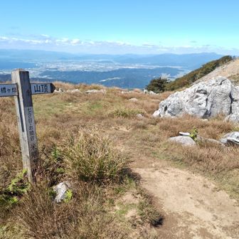 終始強い北風が吹き付けてきます