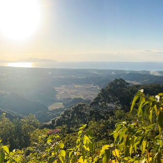 山頂に着きました。
東シナ海を望む絶景です。