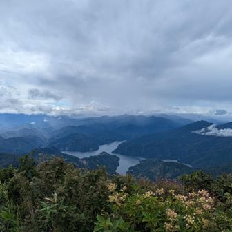 田子倉湖見えた✨
会津朝日岳の方は天気悪いけど、思ったより景色が見えて良かった😆🎶
