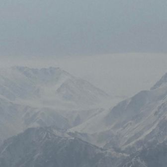 雄山山頂は霞んでいた